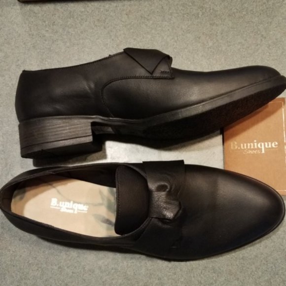 B.Unique women's black leather bow loafer NIB - Picture 1 of 6